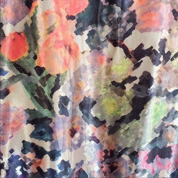 Abstract Floral Satin Duster with *Pockets*!! - Picture 3 of 11